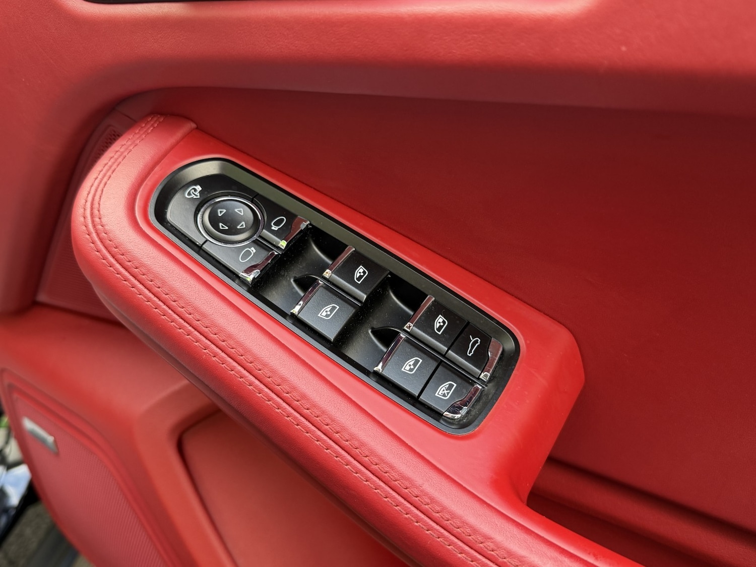 Used Porsche Macan 2016 for sale - 76741362: Photo 18