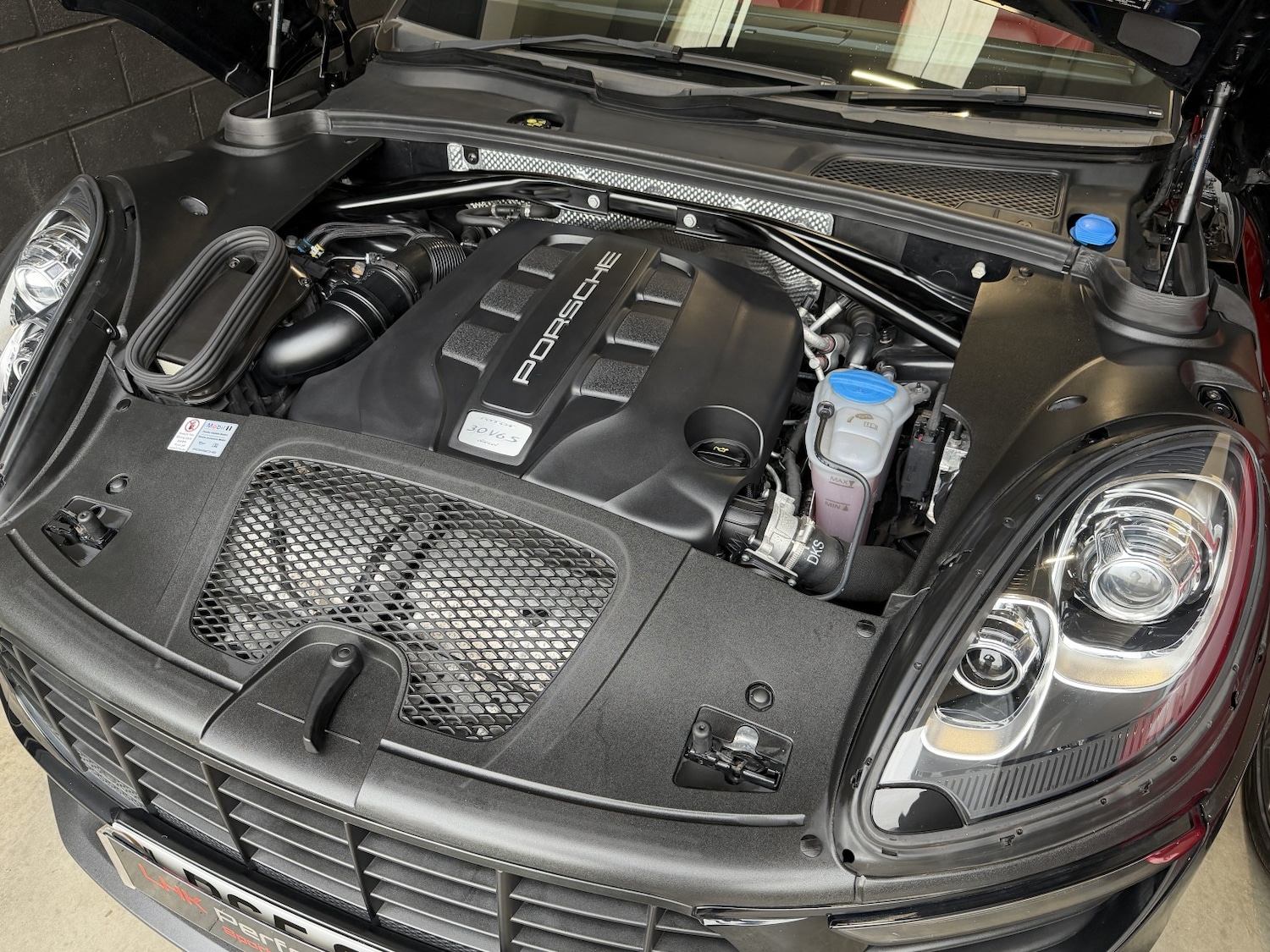 Used Porsche Macan 2016 for sale - 76741362: Photo 34