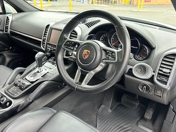 Used Porsche Cayenne 2016 for sale - 75413097: Photo