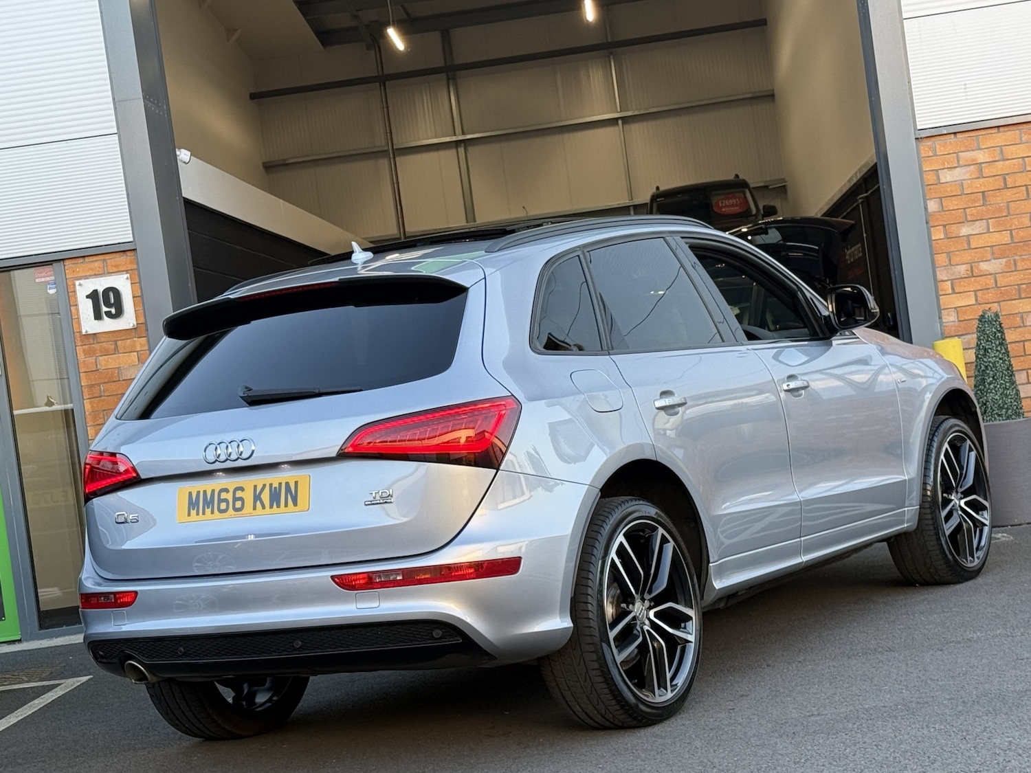 Used Audi Q5 2016 for sale - 76637454: Photo 11