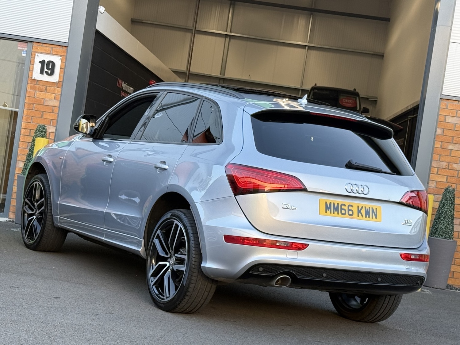 Used Audi Q5 2016 for sale - 76637454: Photo 9