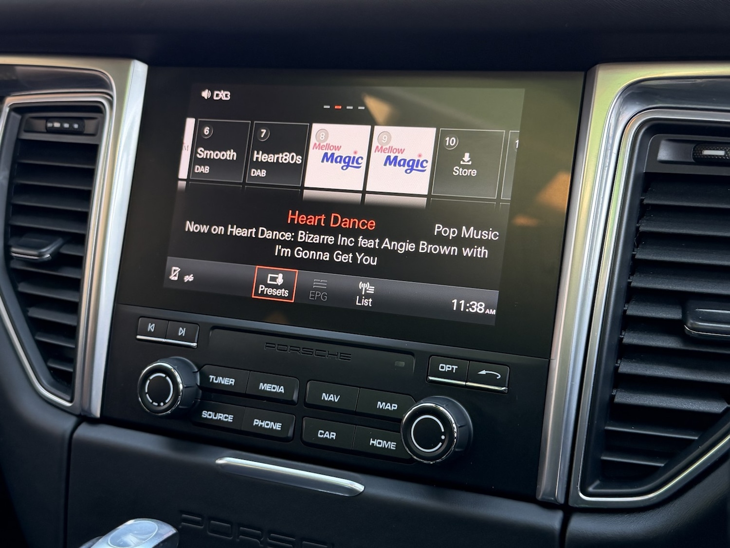 Used Porsche Macan 2018 for sale - 77954040: Photo 21