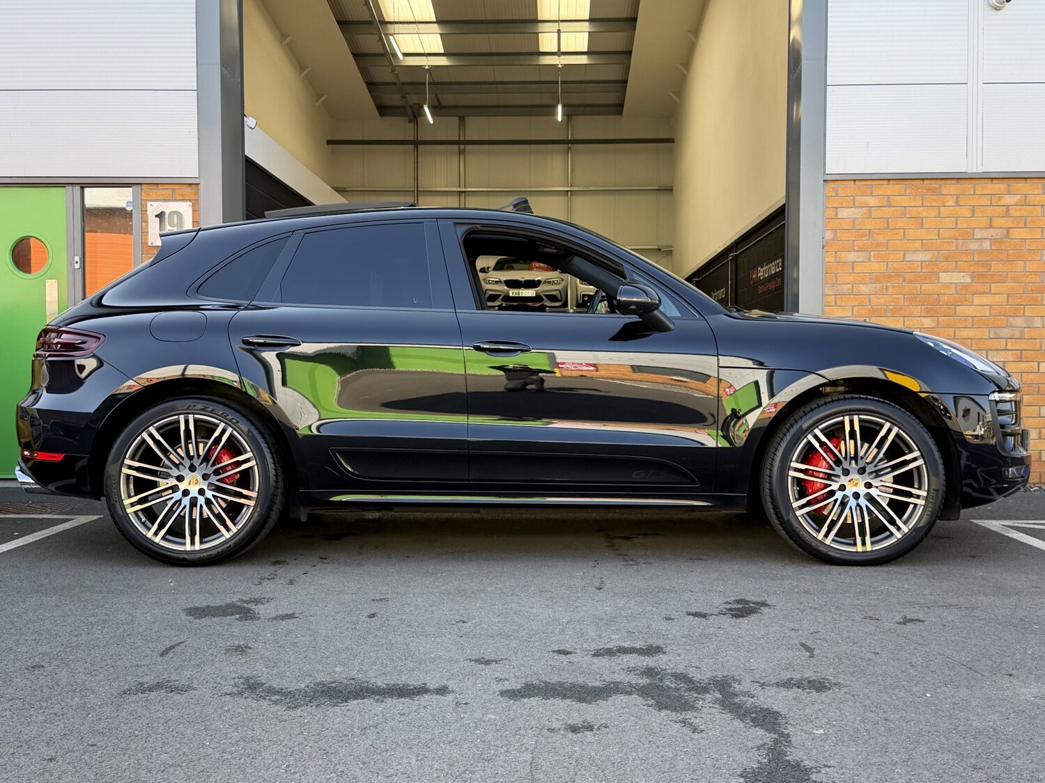 Used Porsche Macan 2018 for sale - 77954040: Photo 29