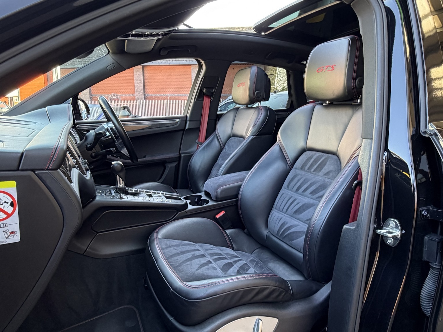 Used Porsche Macan 2018 for sale - 77954040: Photo 5