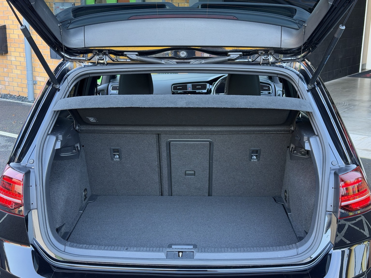 Used Volkswagen Golf 2018 for sale - 76799311: Photo 23