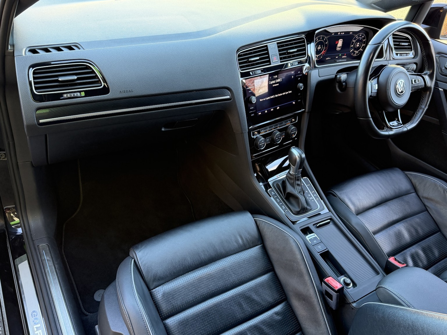 Used Volkswagen Golf 2018 for sale - 76799311: Photo 4