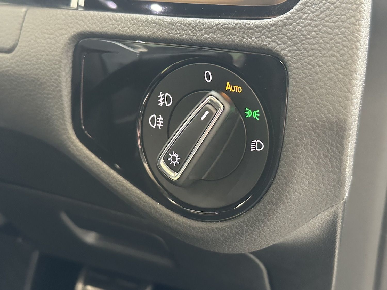 Used Volkswagen Golf 2017 for sale - 76476956: Photo 28