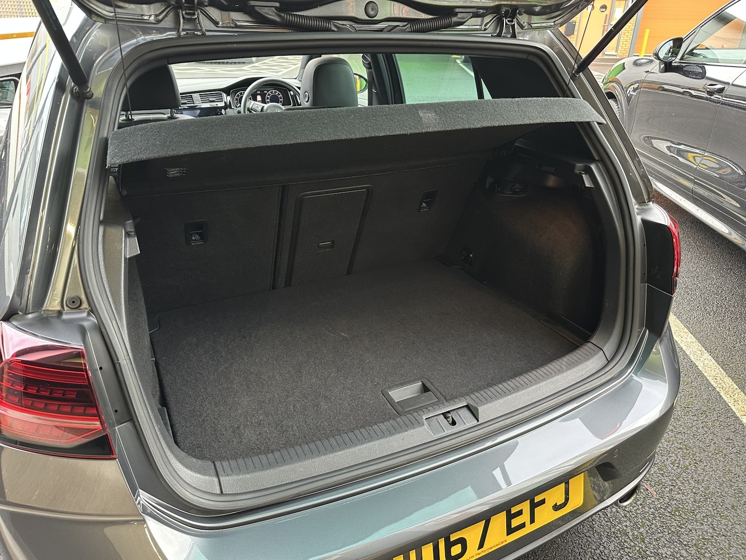 Used Volkswagen Golf 2017 for sale - 76476956: Photo 32