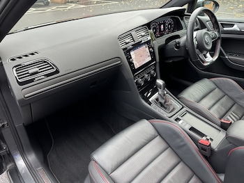 Used Volkswagen Golf 2017 for sale - 76476956: Photo