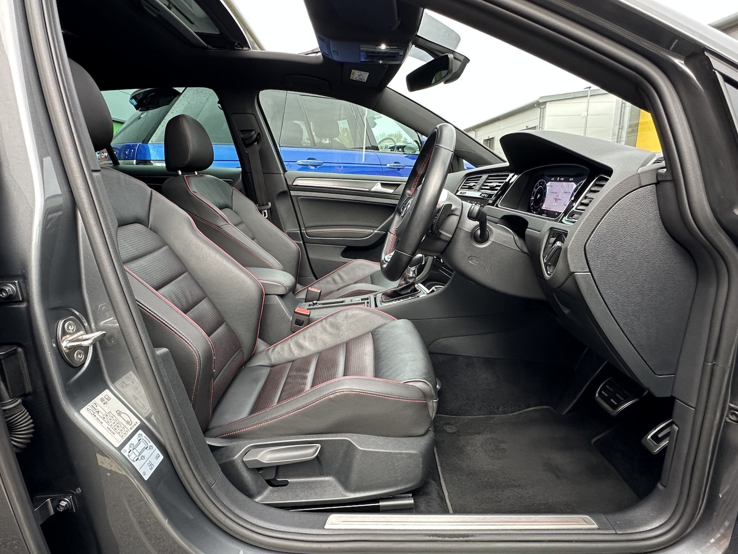 Used Volkswagen Golf 2017 for sale - 76476956: Photo 5