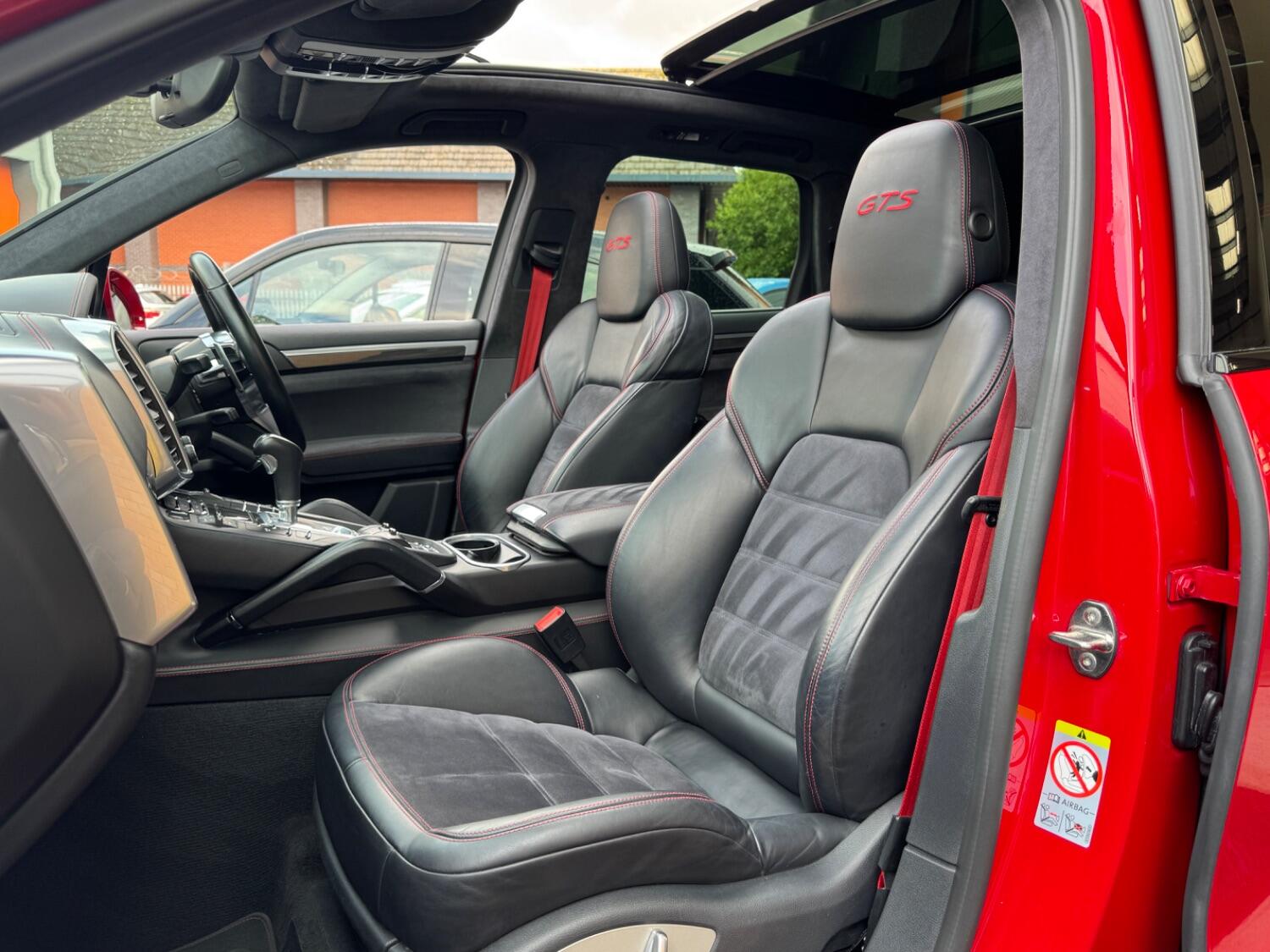 Used Porsche Cayenne 2015 for sale - 76794606: Photo 5