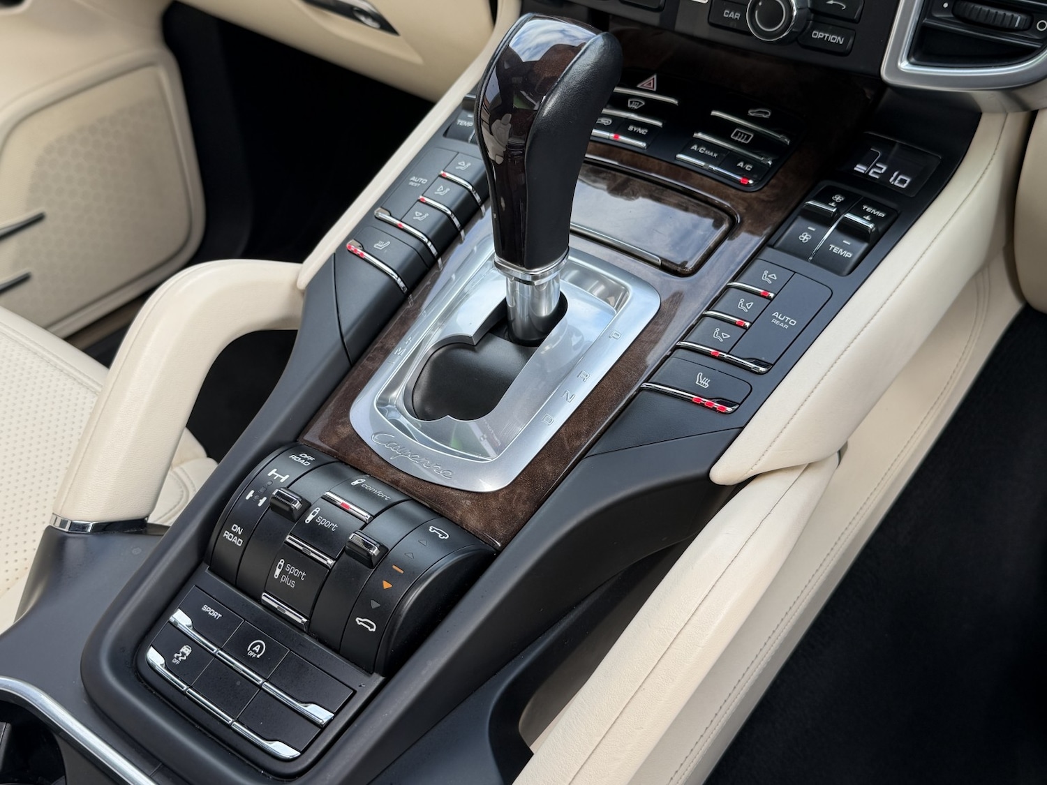 Used Porsche Cayenne 2016 for sale - 77707296: Photo 16