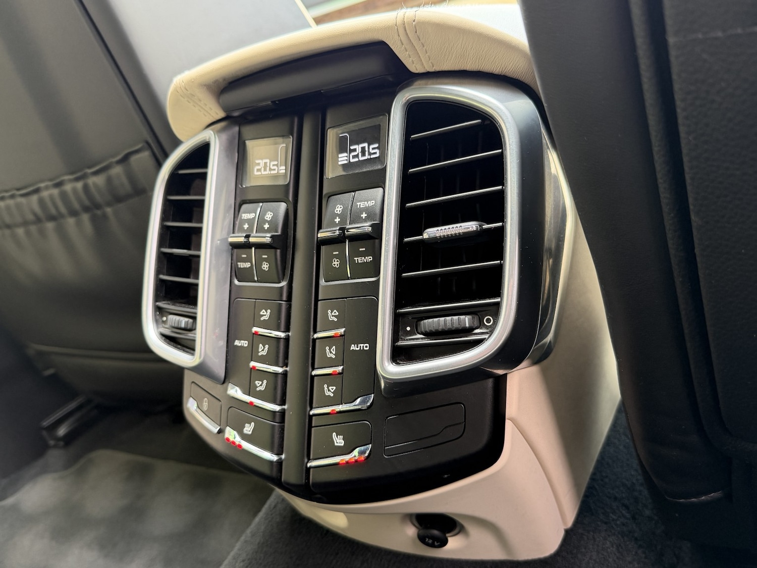 Used Porsche Cayenne 2016 for sale - 77707296: Photo 17