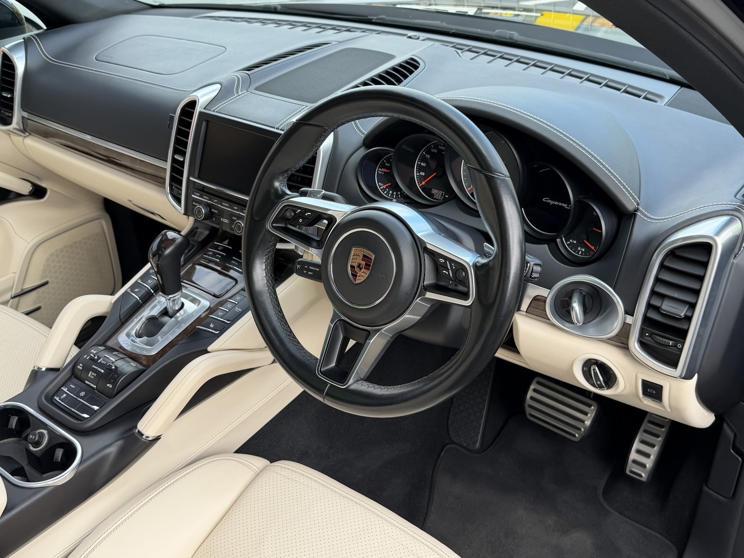 Used Porsche Cayenne 2016 for sale - 77707296: Photo 3