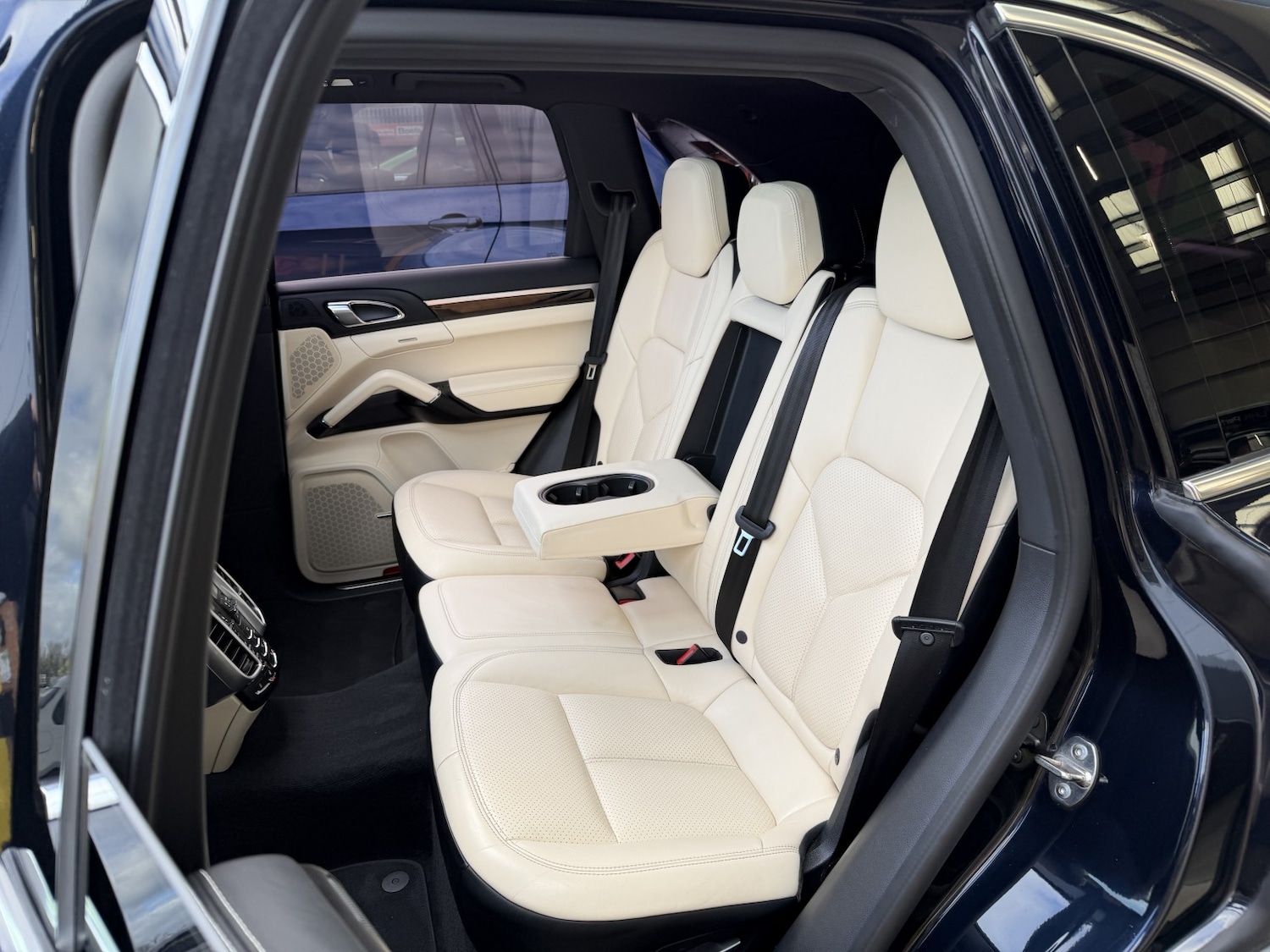 Used Porsche Cayenne 2016 for sale - 77707296: Photo 6