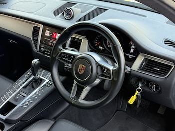 Used Porsche Macan 2016 for sale - 78683318: Photo