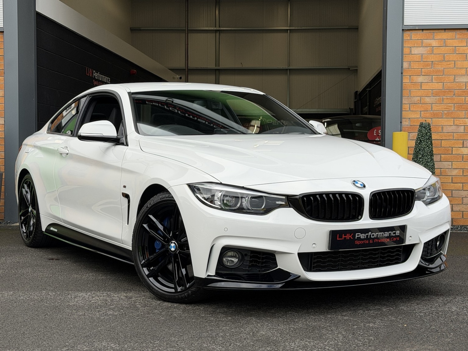 Used BMW 4 Series 2017 for sale - 77707124: Photo 1