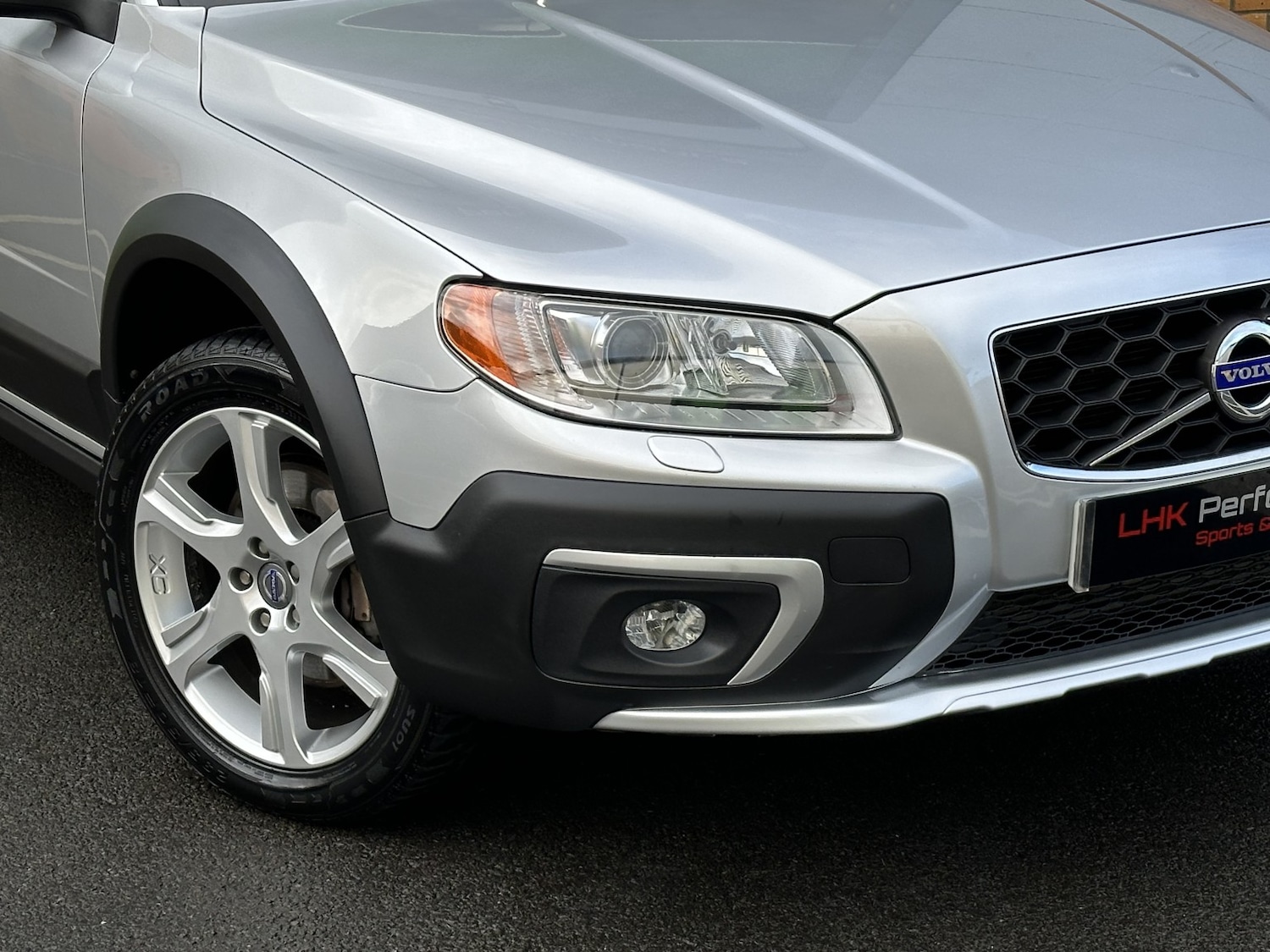 Used Volvo XC70 2014 for sale - 76571076: Photo 2
