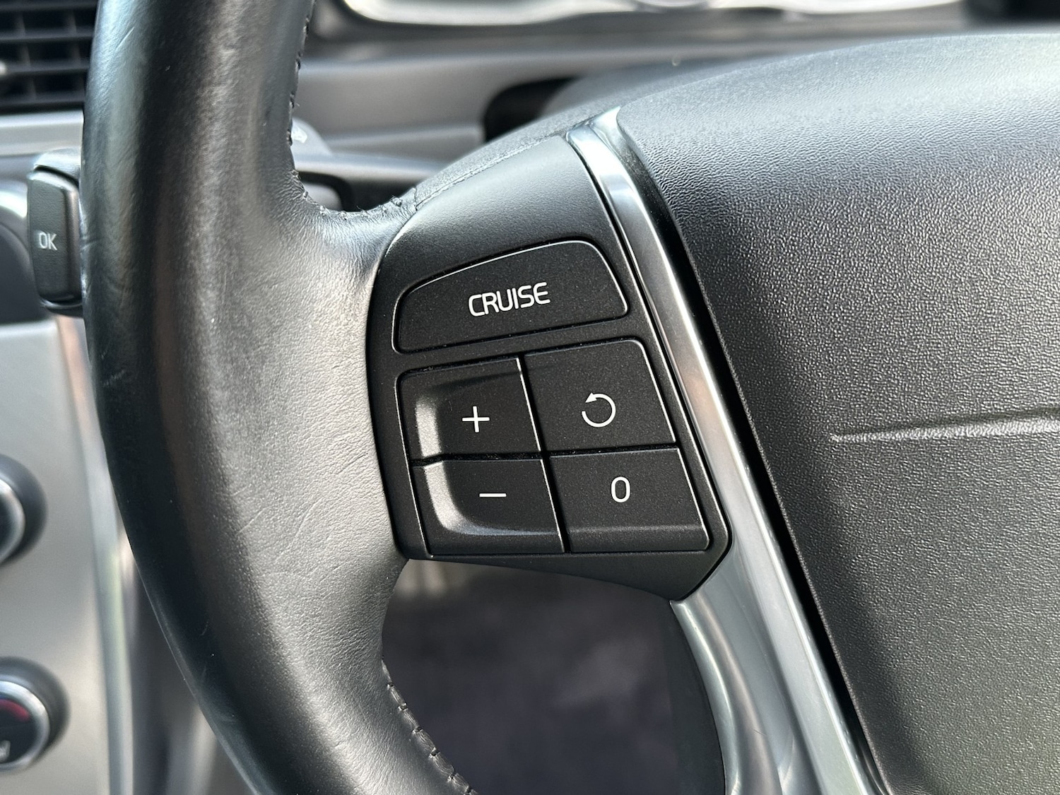 Used Volvo XC70 2014 for sale - 76571076: Photo 27