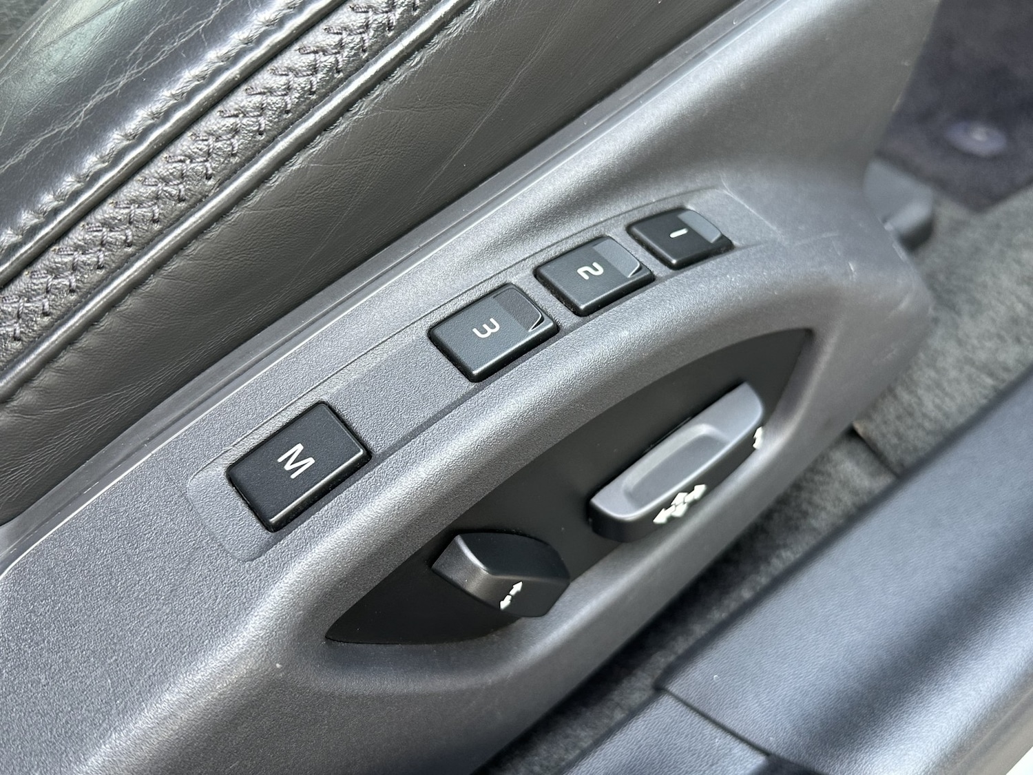 Used Volvo XC70 2014 for sale - 76571076: Photo 31