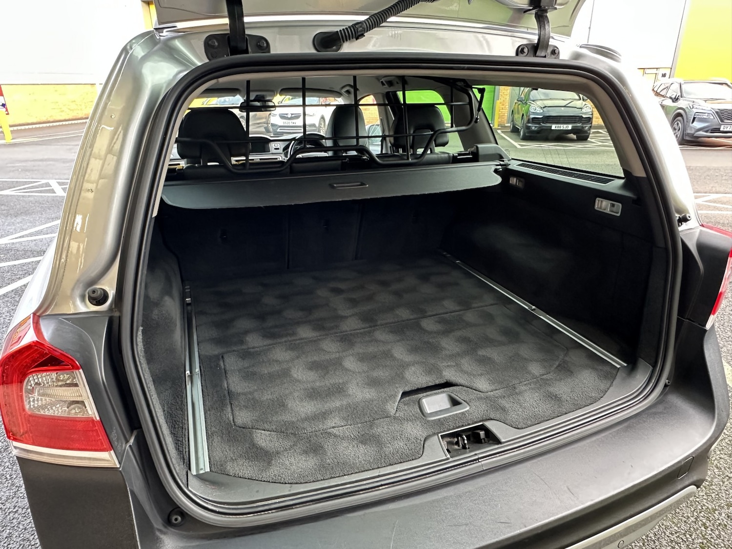 Used Volvo XC70 2014 for sale - 76571076: Photo 37