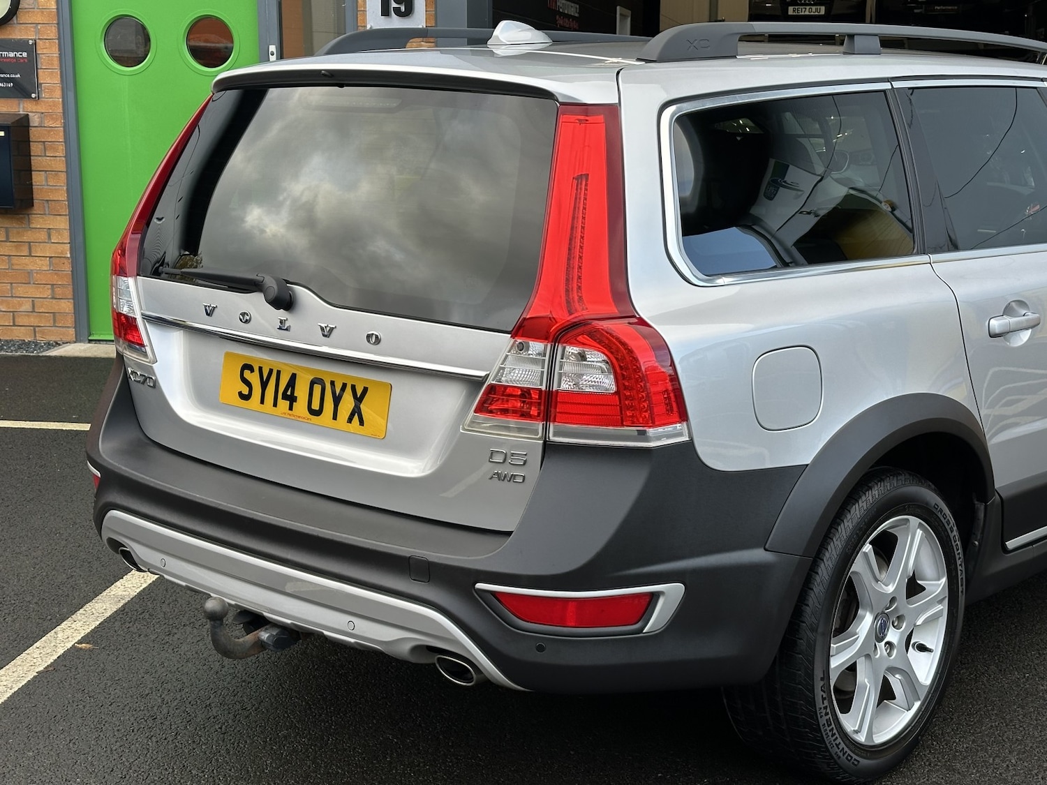 Used Volvo XC70 2014 for sale - 76571076: Photo 9