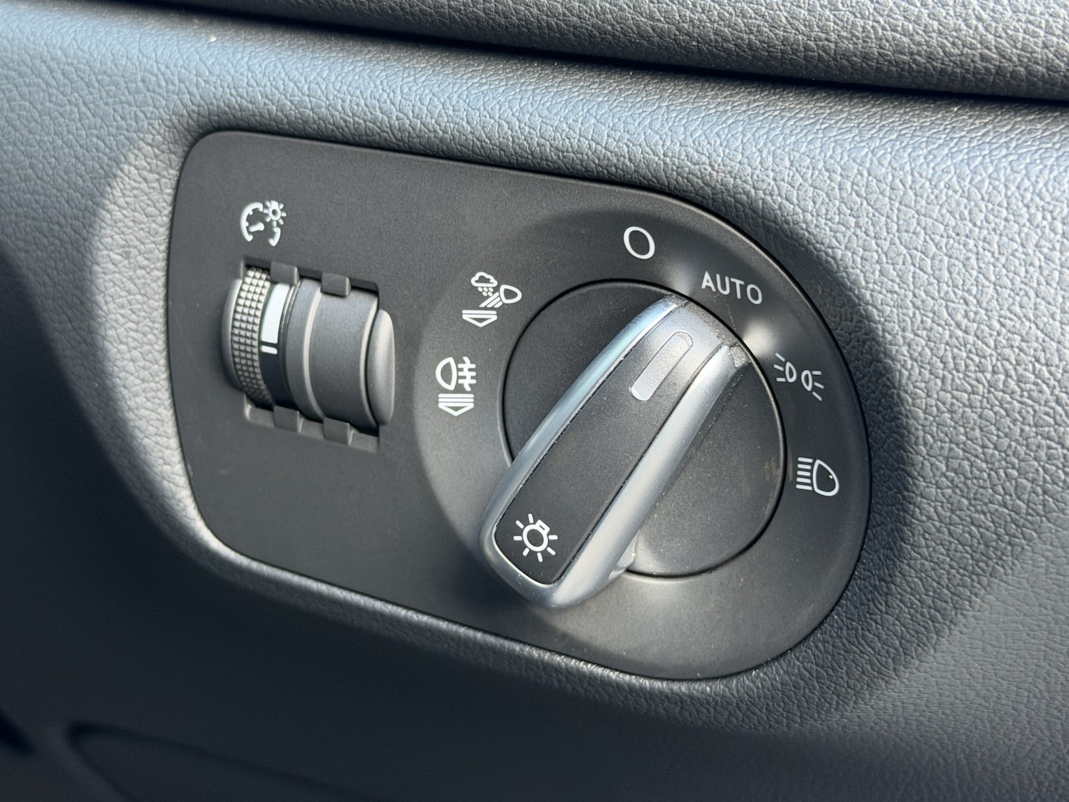 Used Audi Q3 2016 for sale - 77837008: Photo 14