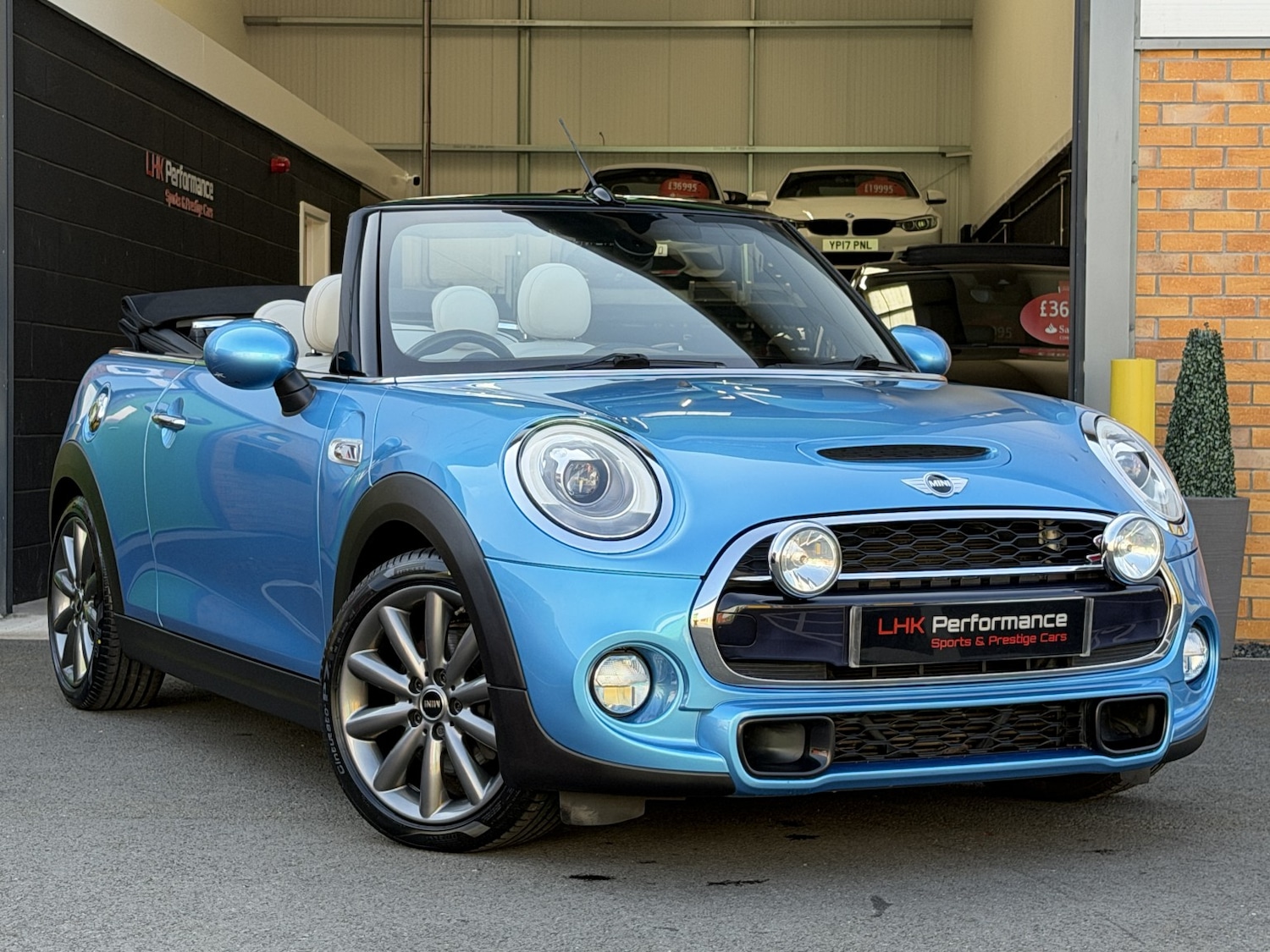 Used MINI Convertible 2017 for sale - 77977172: Photo 1