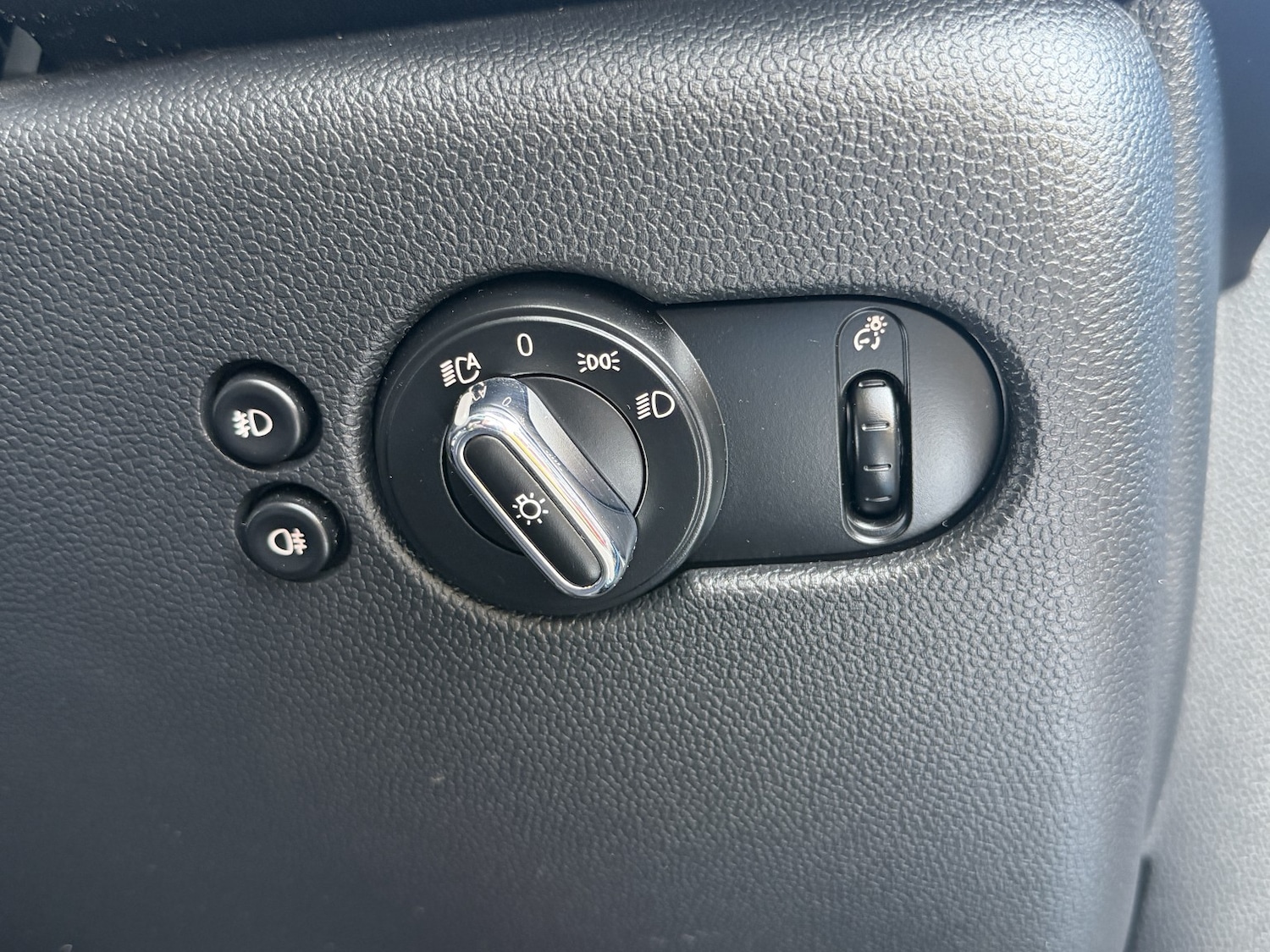 Used MINI Convertible 2017 for sale - 77977172: Photo 19