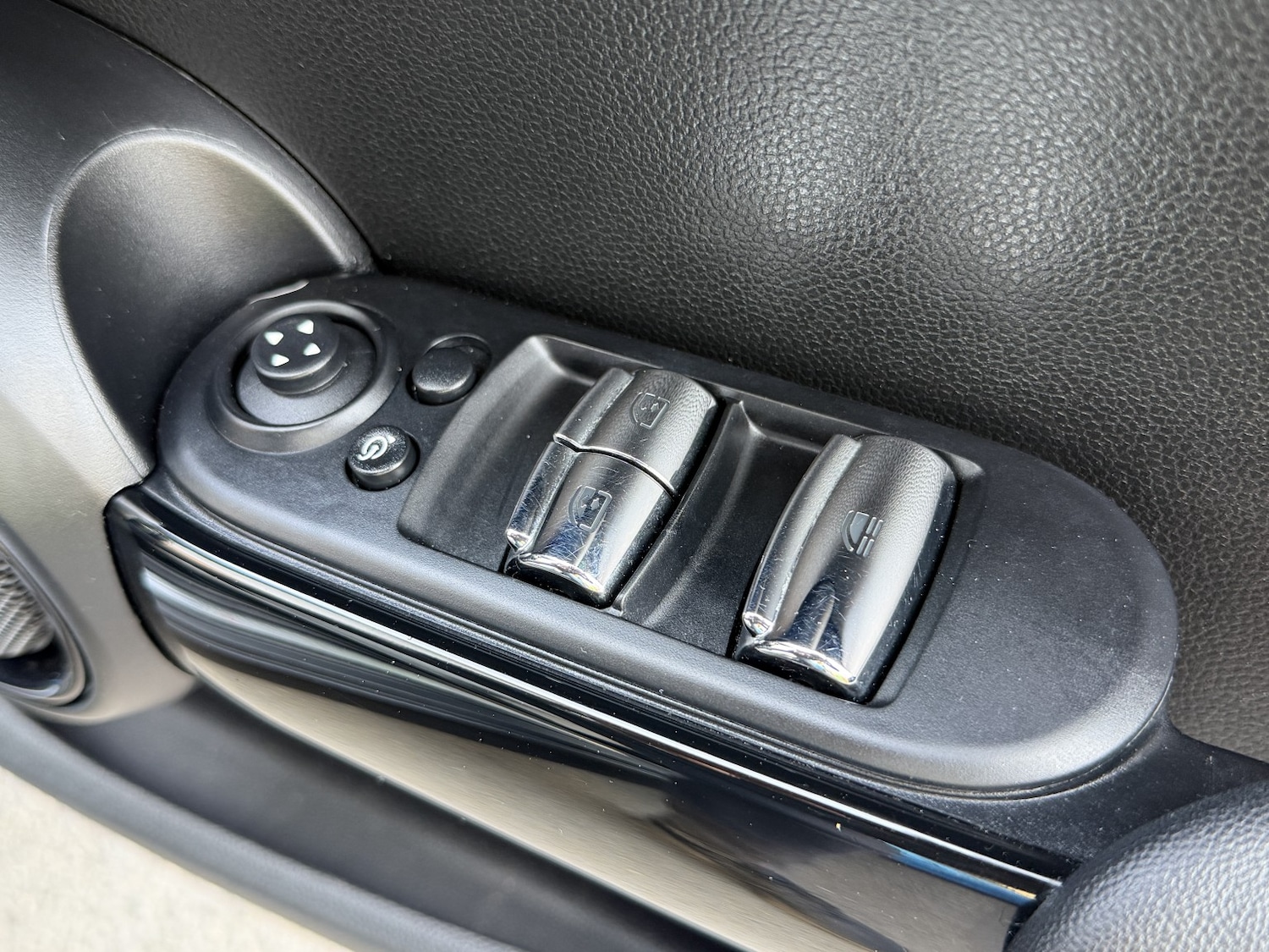 Used MINI Convertible 2017 for sale - 77977172: Photo 20