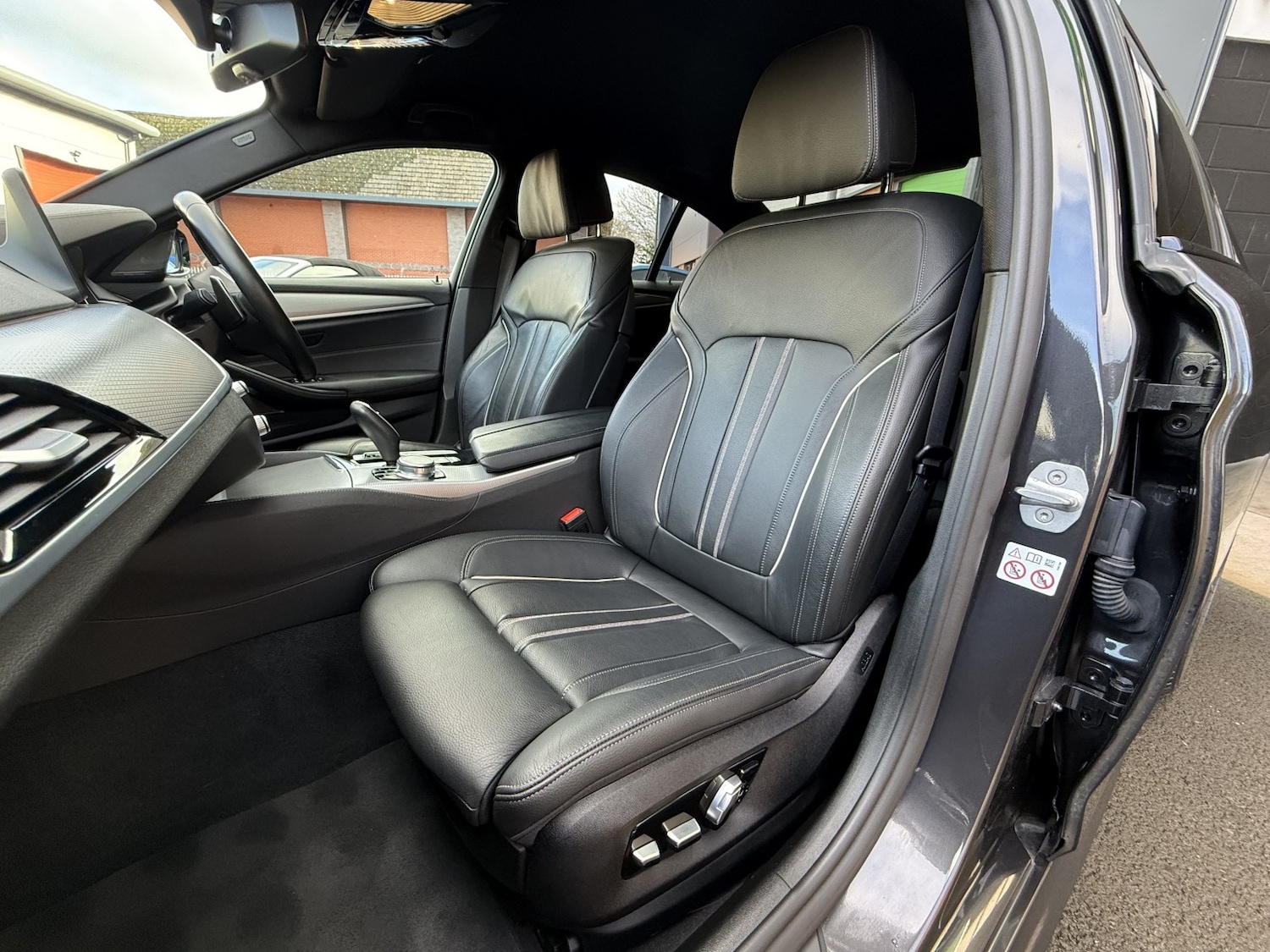 Used BMW 5 Series 2018 for sale - 77237035: Photo 4