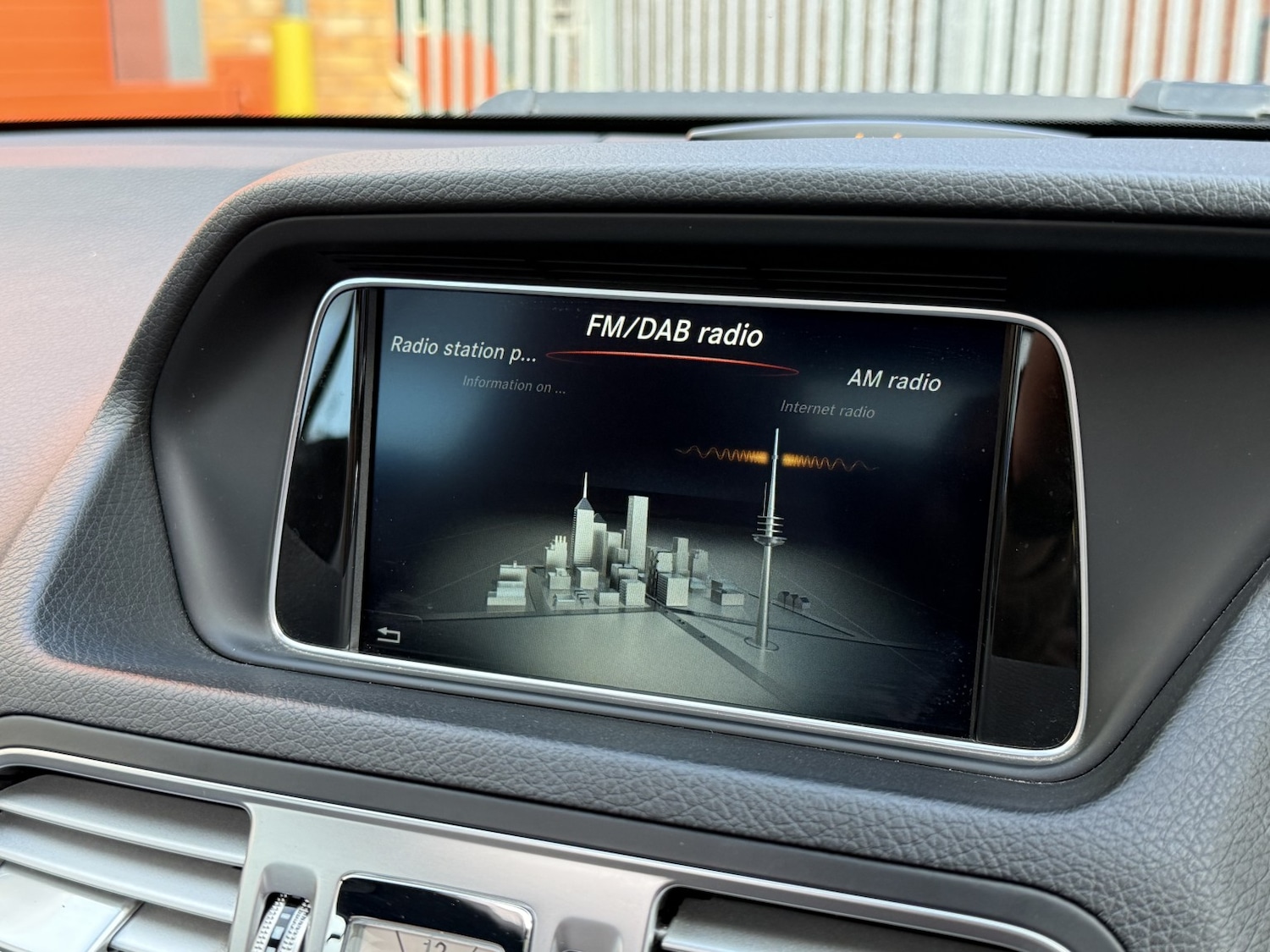 Used Mercedes-Benz E Class 2015 for sale - 77008092: Photo 21