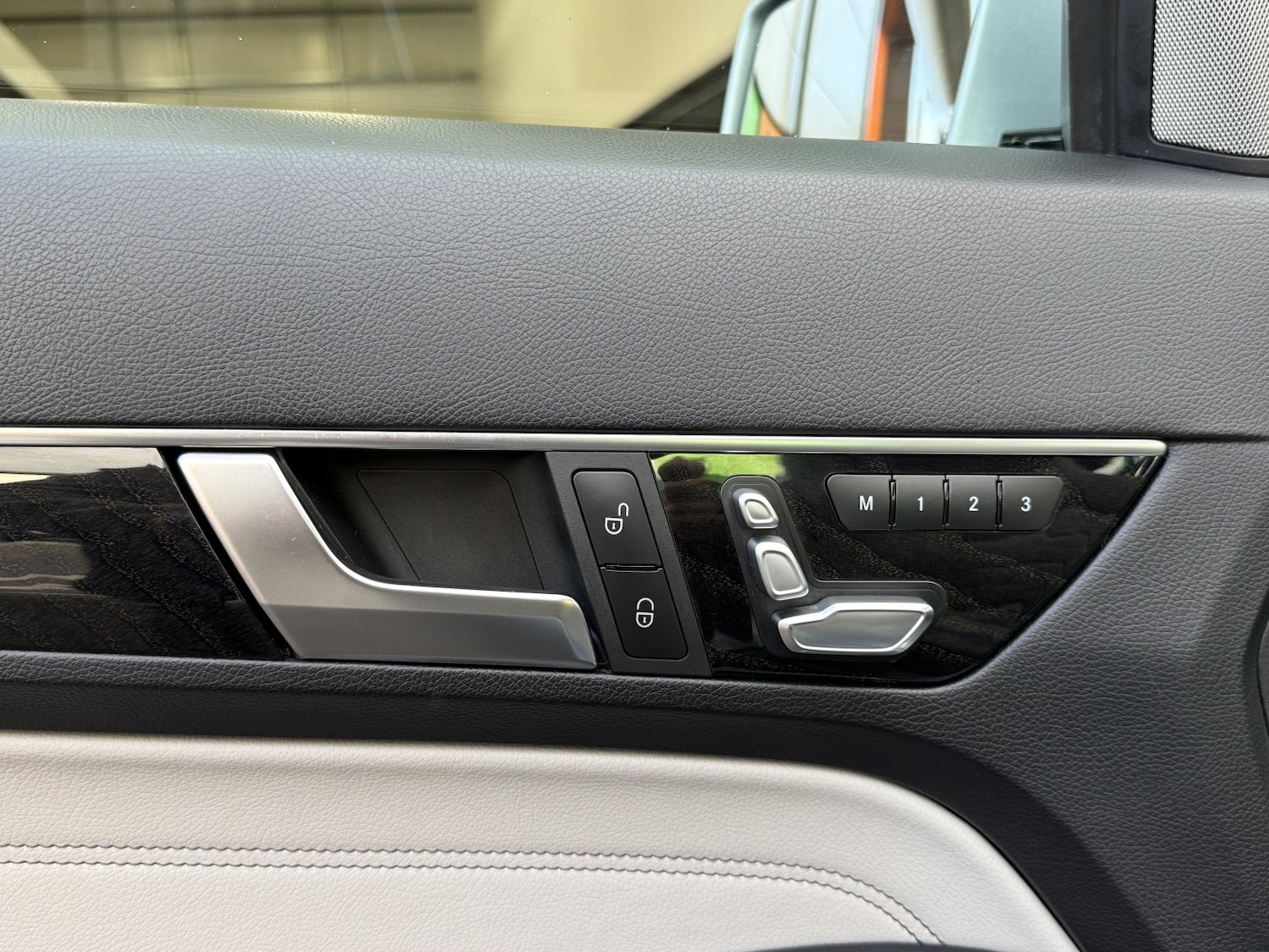 Used Mercedes-Benz E Class 2015 for sale - 77008092: Photo 24