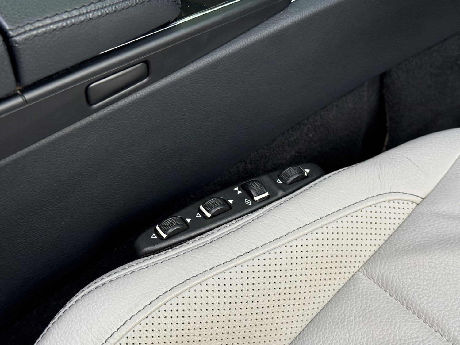 Used Mercedes-Benz E Class 2015 for sale - 77008092: Photo 25