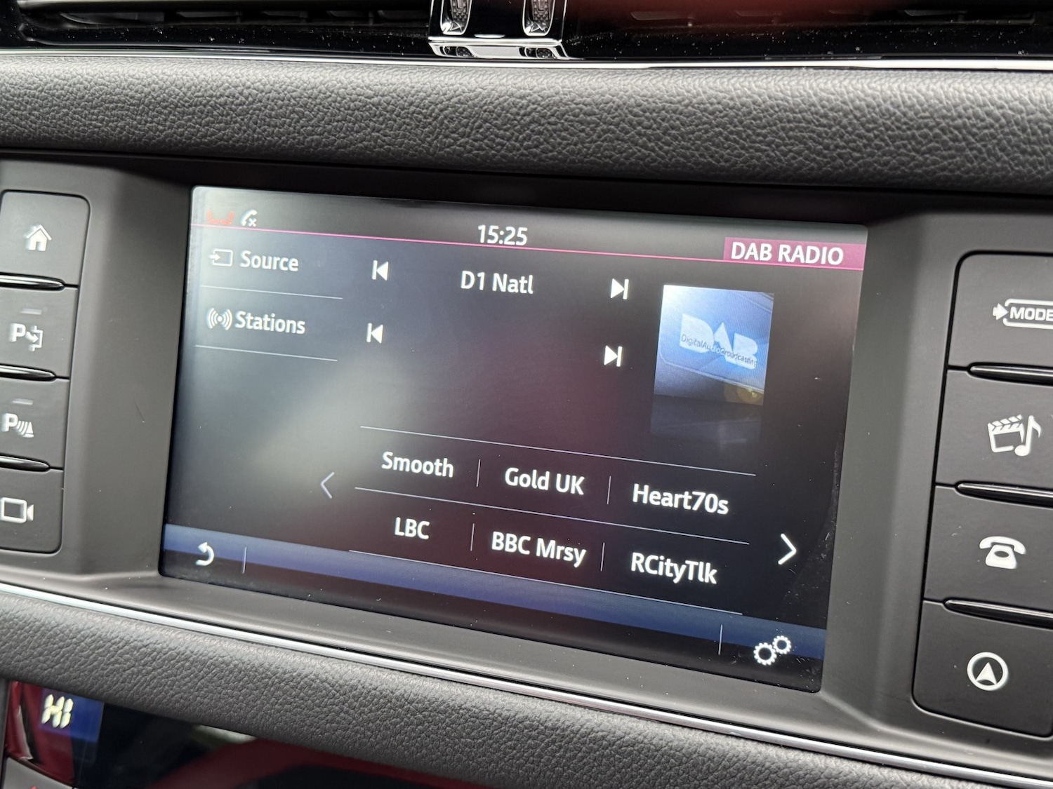 Used Jaguar XF 2016 for sale - 77562554: Photo 21