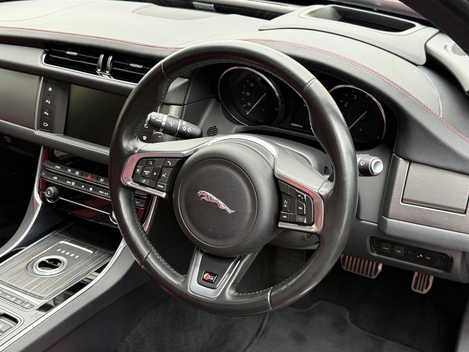 Used Jaguar XF 2016 for sale - 77562554: Photo 3