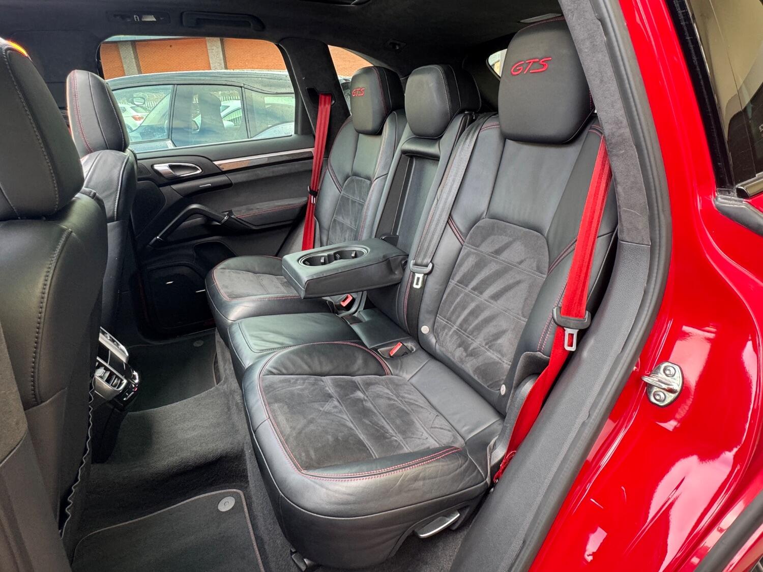 Used Porsche Cayenne 2015 for sale - 76319464: Photo 6