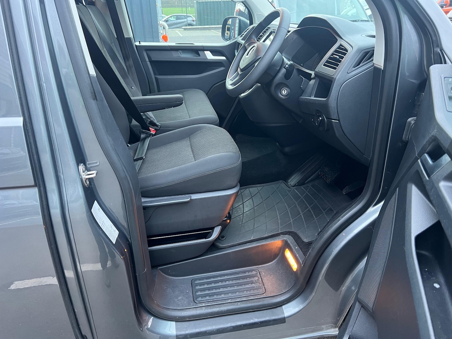 Used Volkswagen Transporter Shuttle 2019 for sale - 77373141: Photo 15