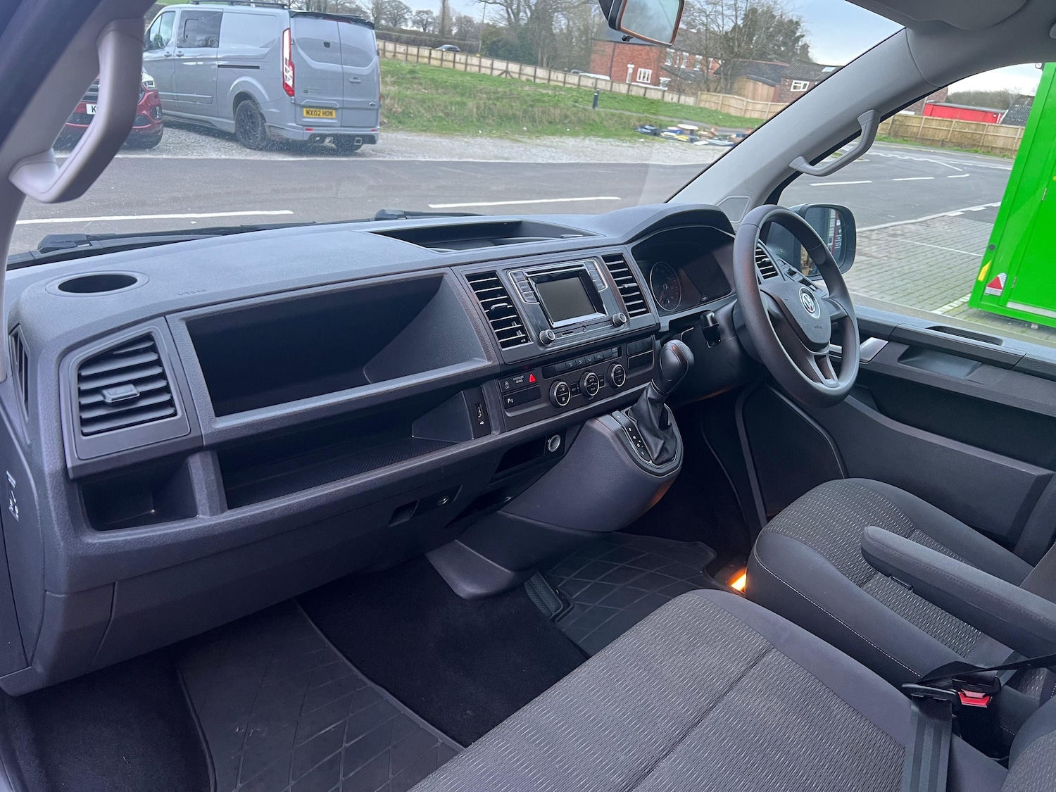 Used Volkswagen Transporter Shuttle 2019 for sale - 77373141: Photo 18