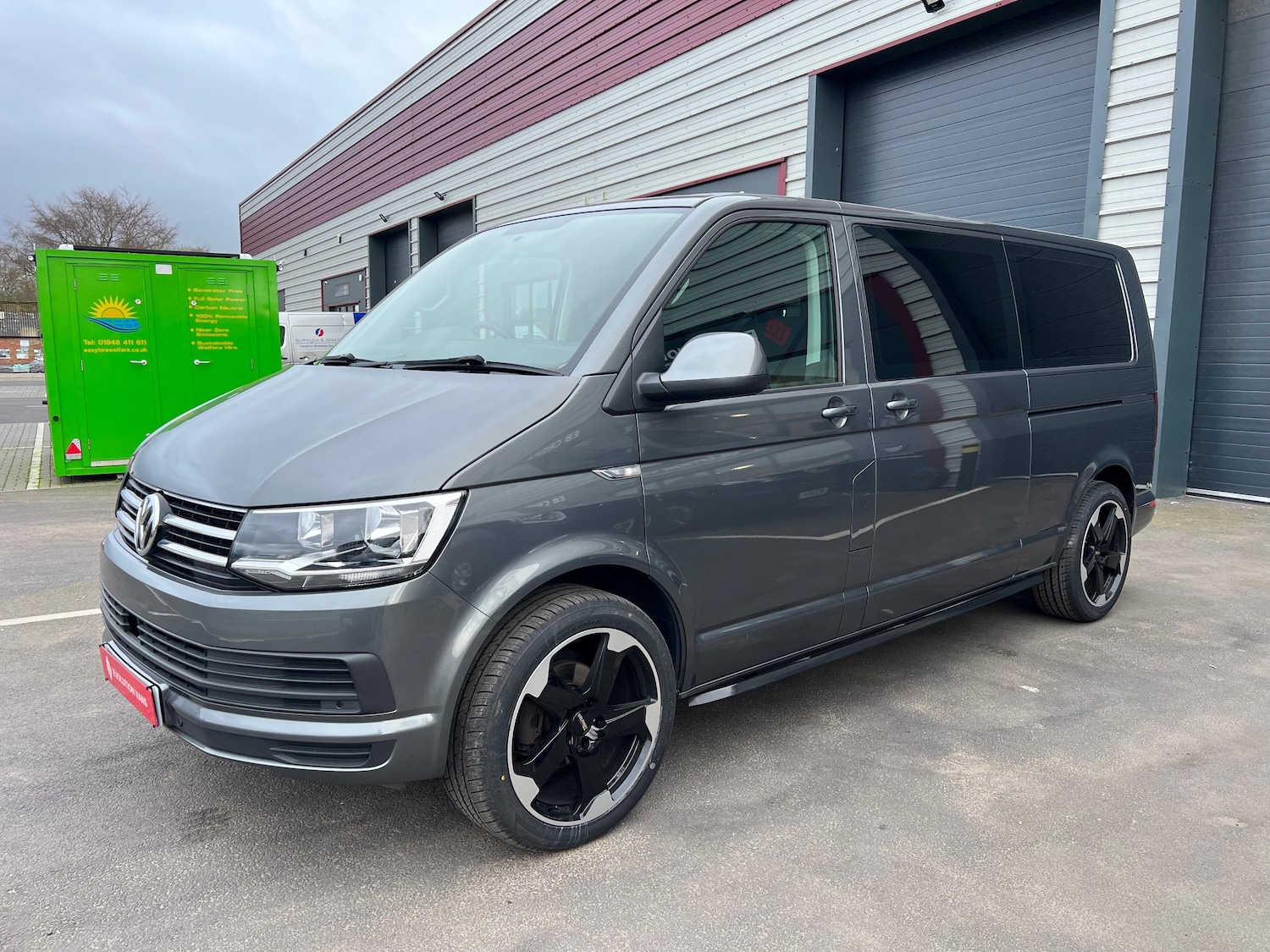 Used Volkswagen Transporter Shuttle 2019 for sale - 77373141: Photo 2