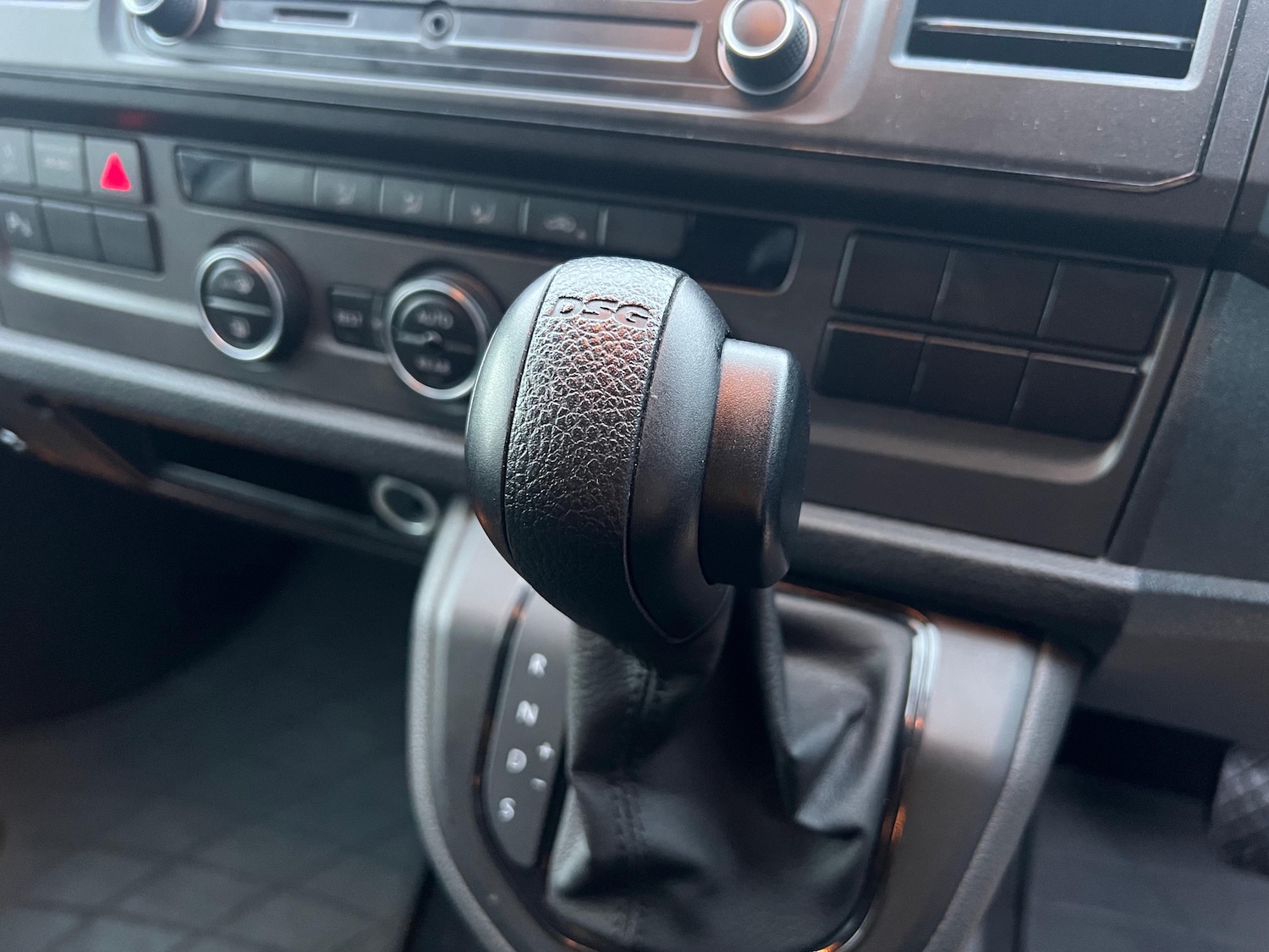 Used Volkswagen Transporter Shuttle 2019 for sale - 77373141: Photo 22