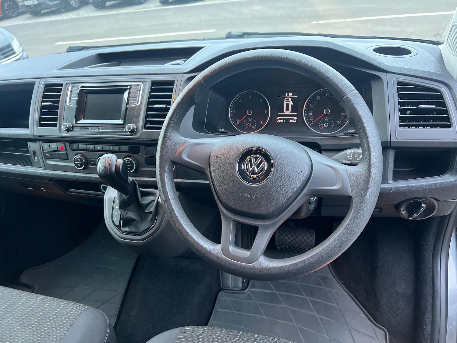 Used Volkswagen Transporter Shuttle 2019 for sale - 77373141: Photo 25