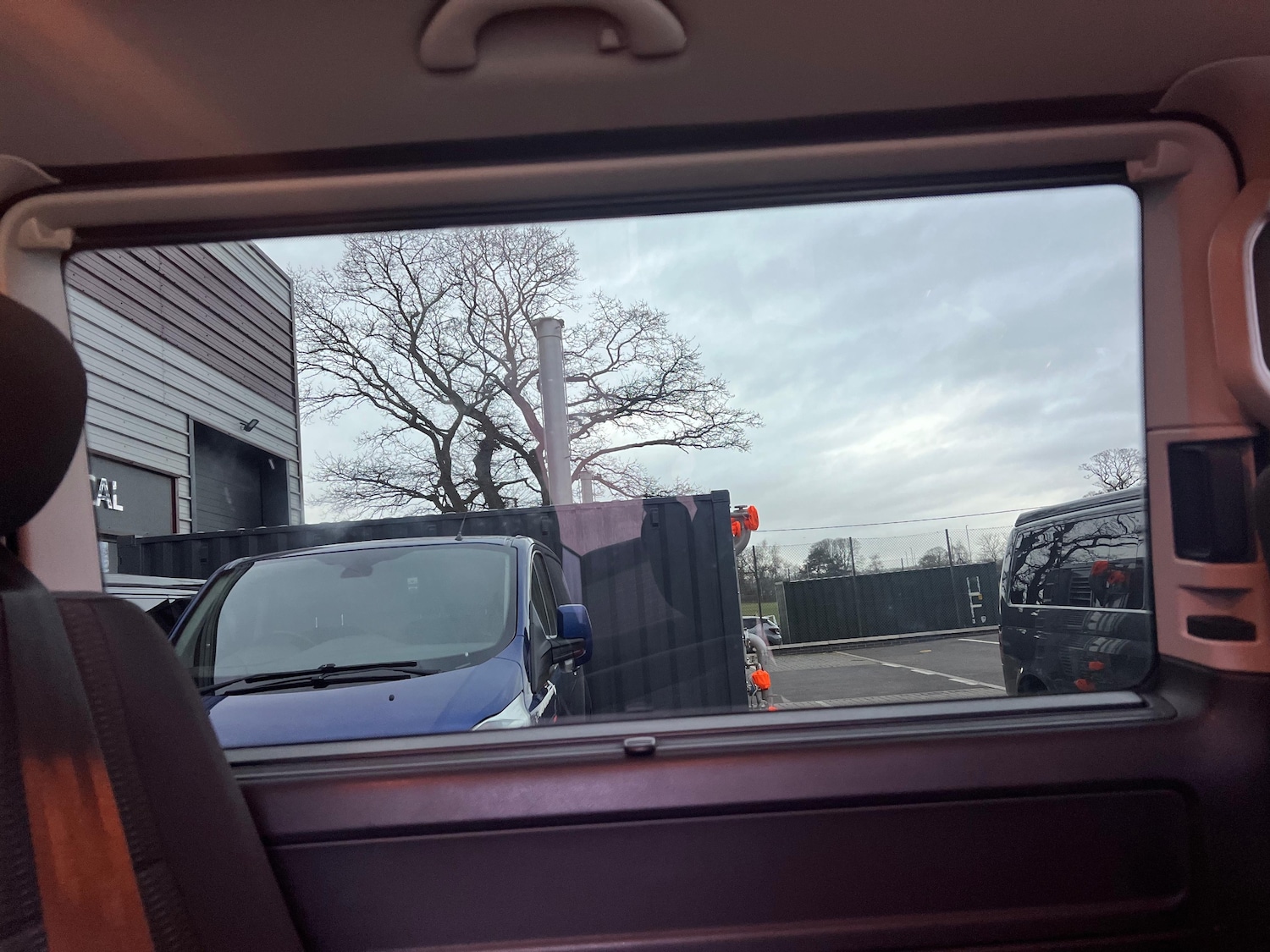 Used Volkswagen Transporter Shuttle 2019 for sale - 77373141: Photo 32