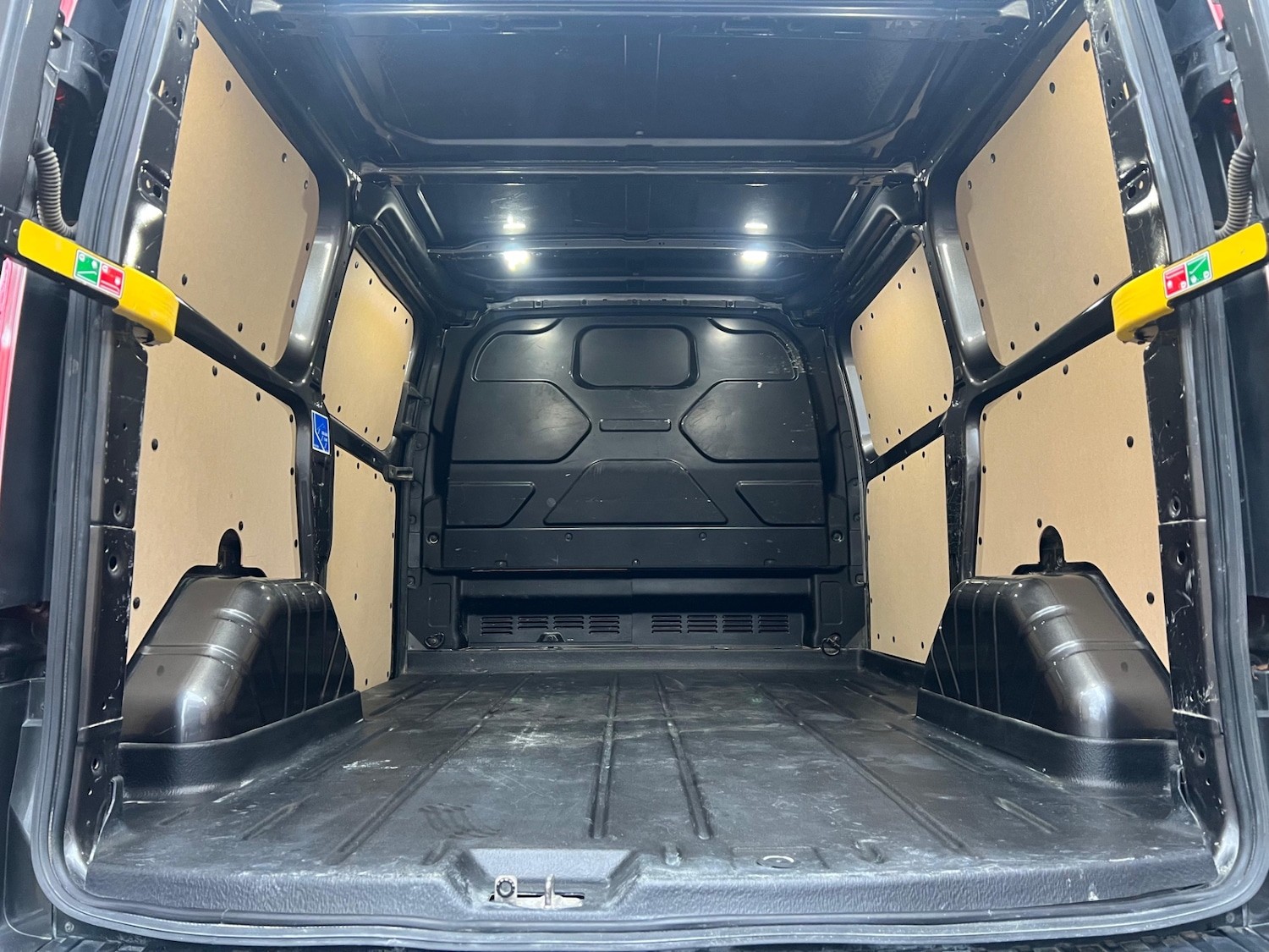 Used Ford Transit Custom 2020 for sale - 77270689: Photo 28