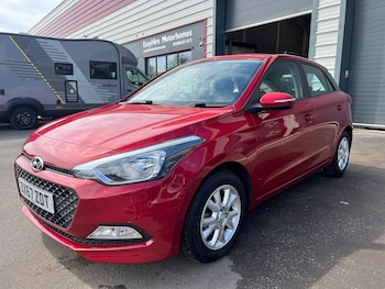 Used Hyundai i20 2017 for sale - 79603164: Photo
