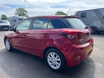Used Hyundai i20 2017 for sale - 79603164: Photo