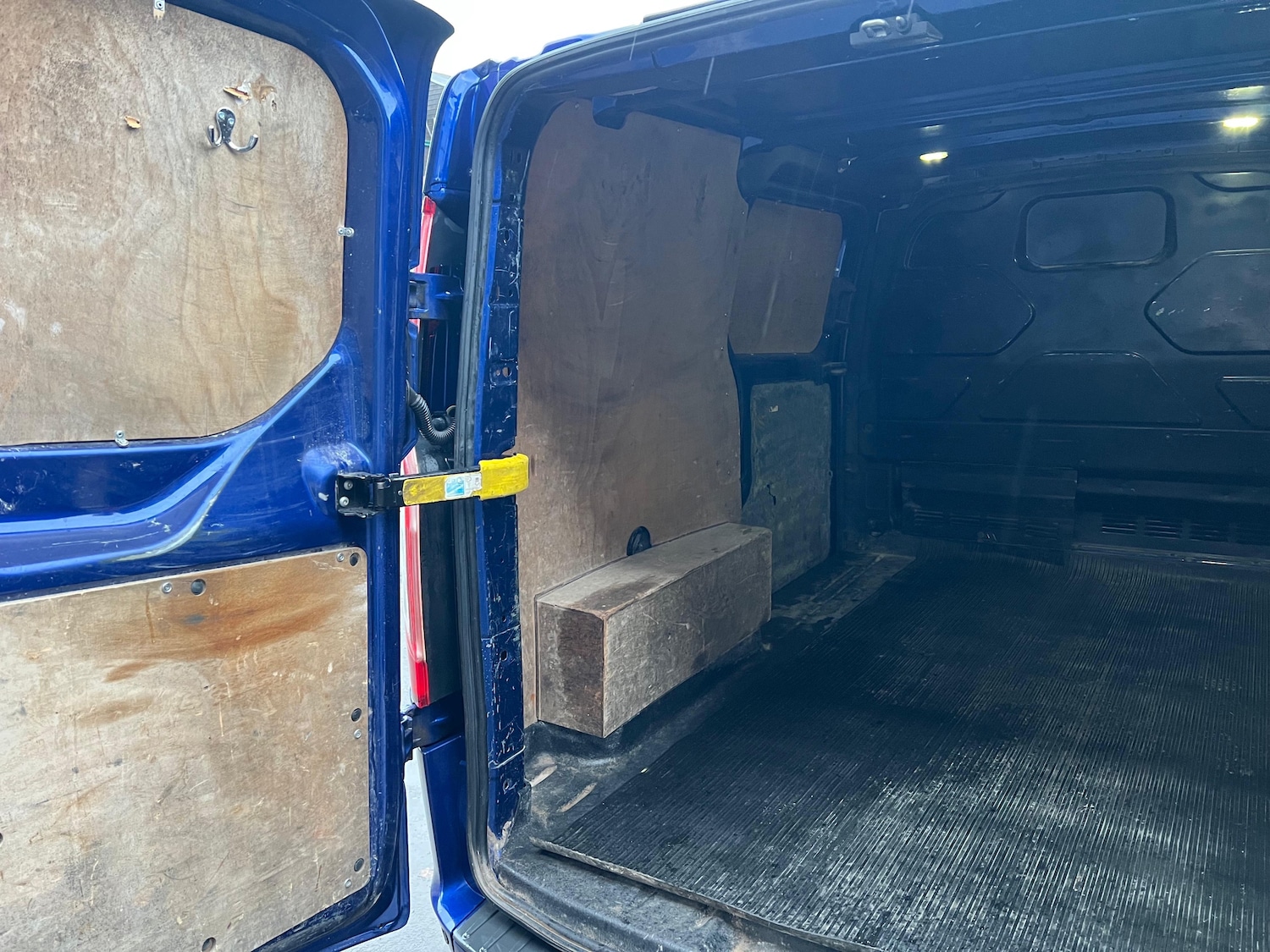 Used Ford Transit Custom 2015 for sale - 77631396: Photo 26