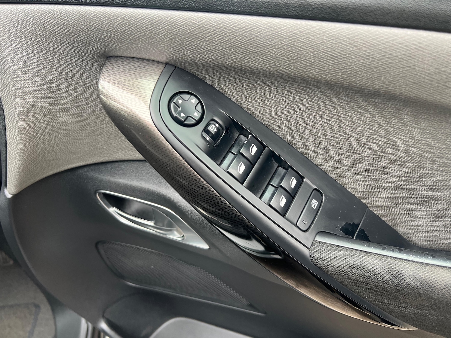 Used Citroen Grand C4 Picasso 2015 for sale - 77927528: Photo 10