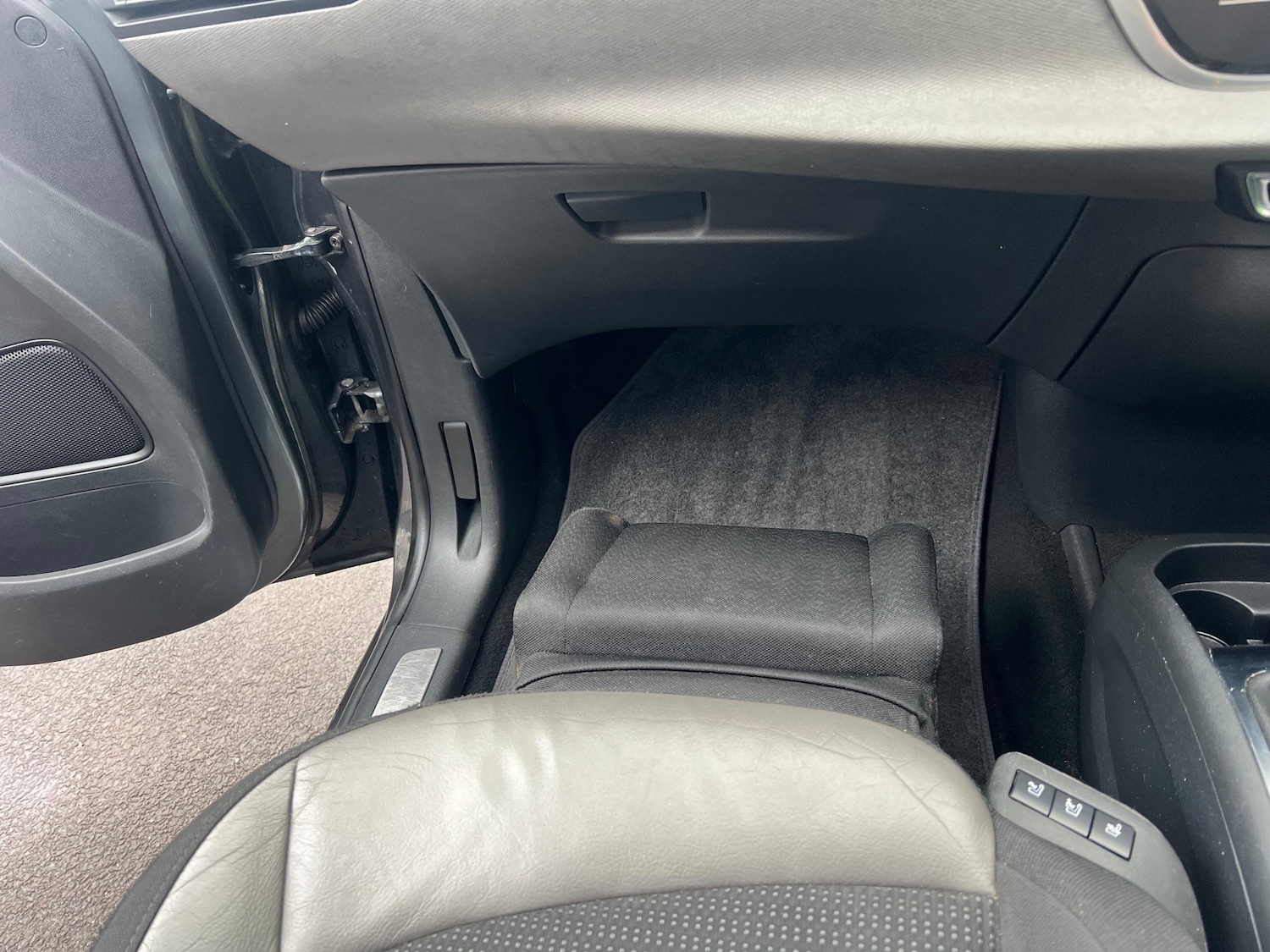 Used Citroen Grand C4 Picasso 2015 for sale - 77927528: Photo 32