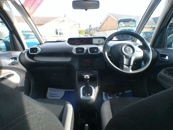 Used Citroen C3 Picasso 2010 for sale - 76220332: Photo 11
